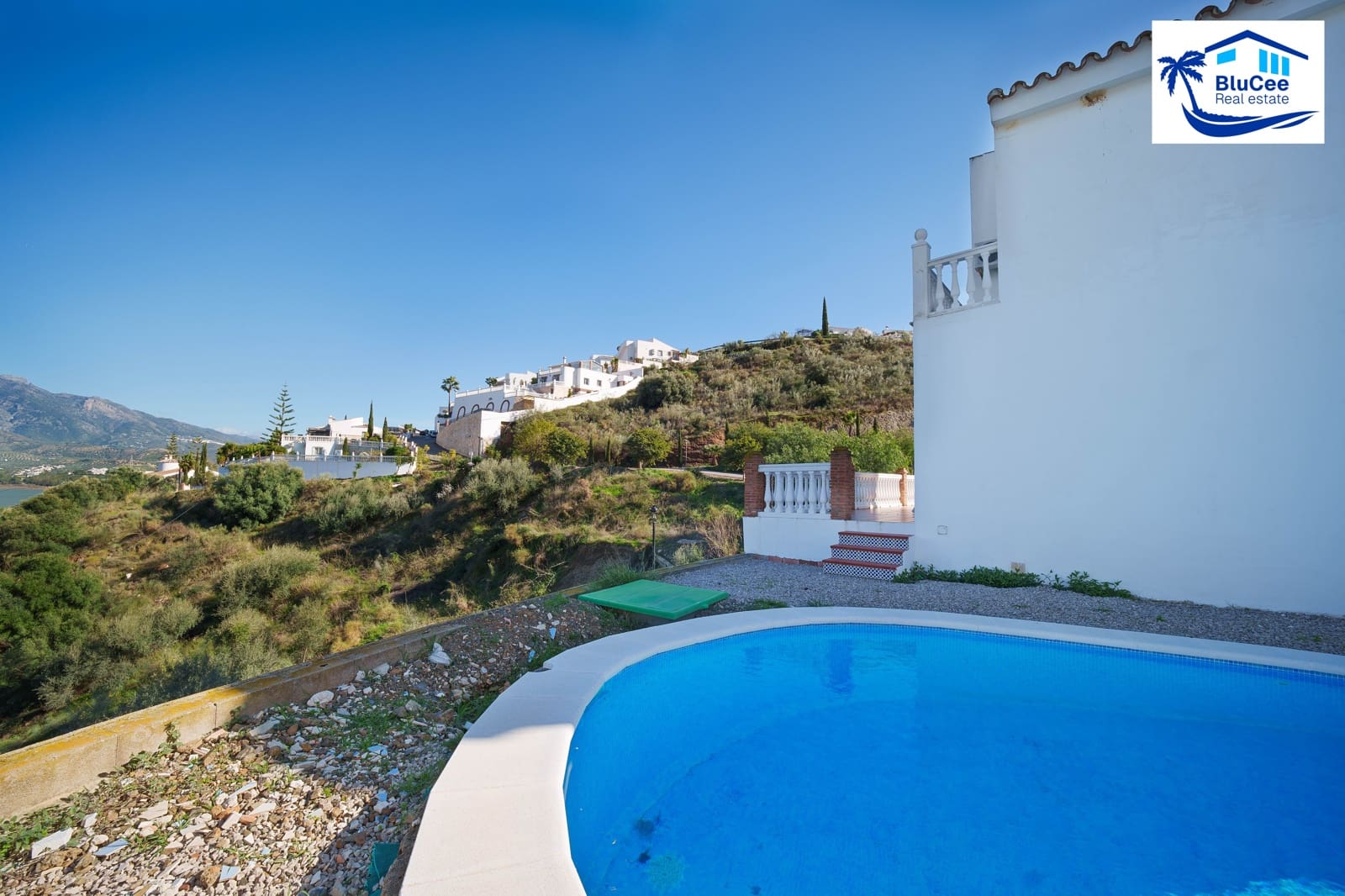 3 soveværelse Villa til salg i Vinuela med swimmingpool garage - € 339.950 (Ref: 9665126)