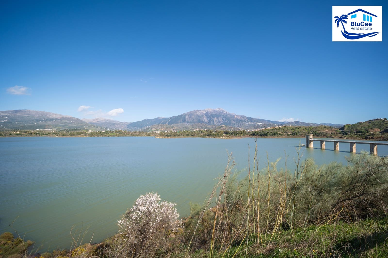 3 soveværelse Villa til salg i Vinuela med swimmingpool garage - € 339.950 (Ref: 9665126)