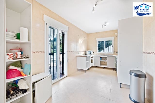 3 soveværelse Villa til salg i Viñuela med swimmingpool garage - € 339.950 (Ref: 9665126)