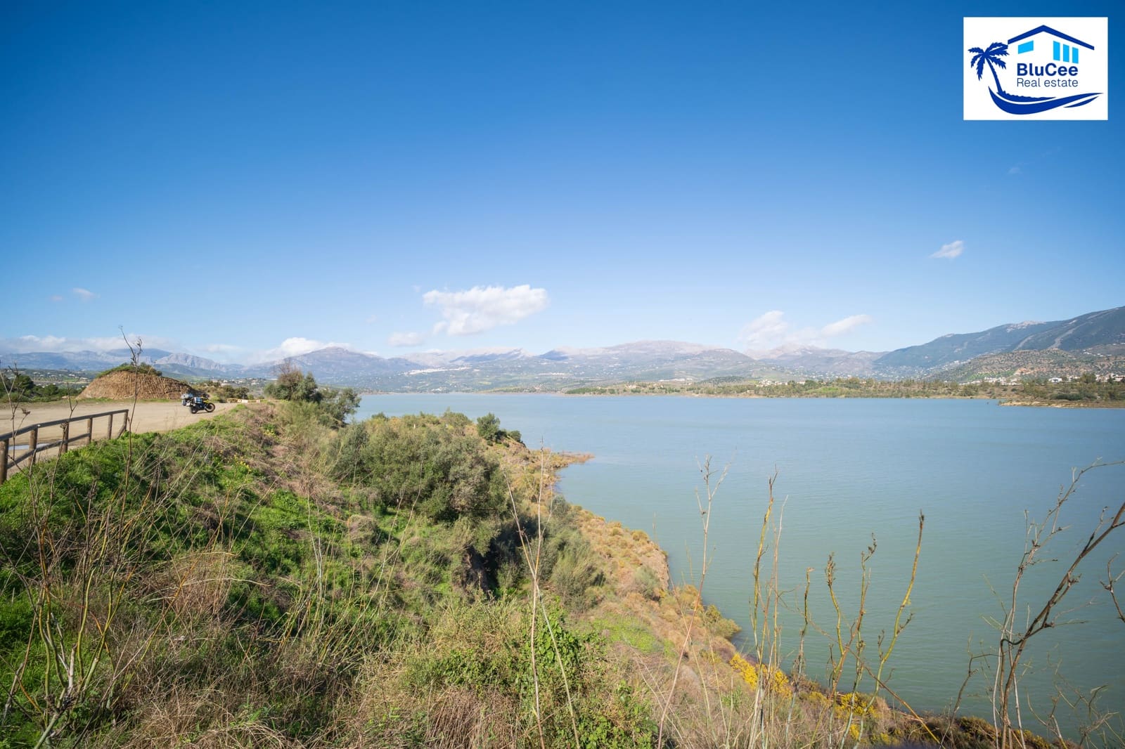 3 soveværelse Villa til salg i Vinuela med swimmingpool garage - € 339.950 (Ref: 9665126)