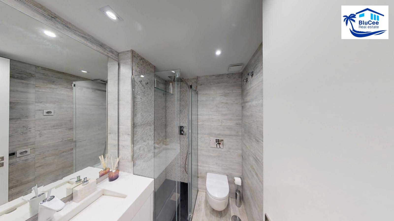 3 bedroom Townhouse for sale in Velez-Malaga - € 449,000 (Ref: 9700083)