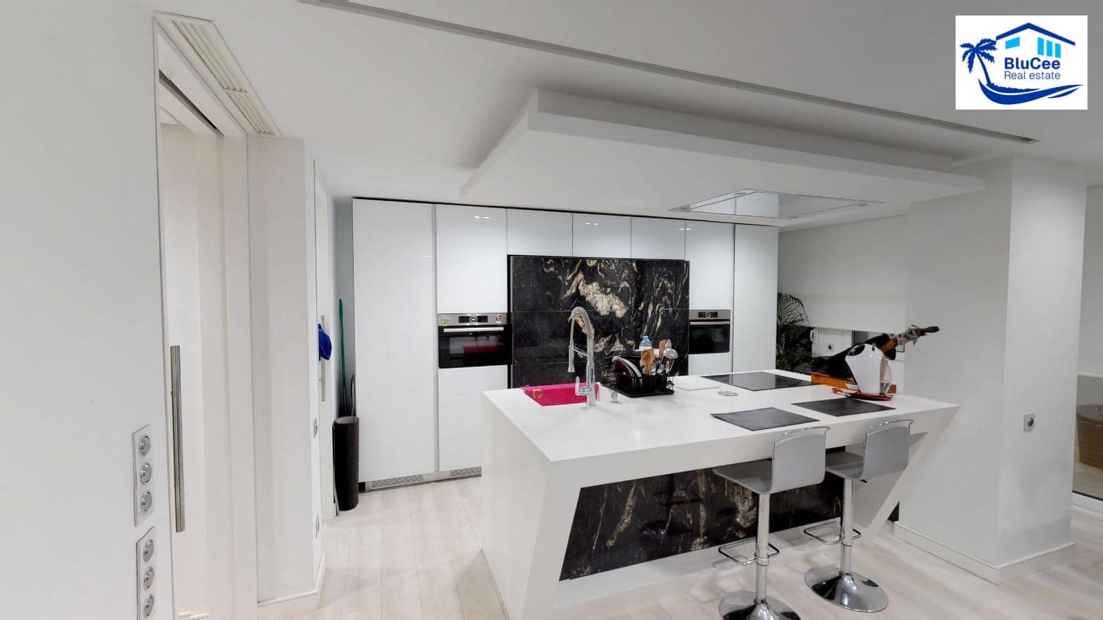 3 bedroom Townhouse for sale in Velez-Malaga - € 449,000 (Ref: 9700083)