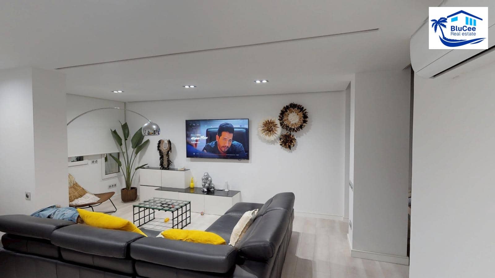 3 bedroom Townhouse for sale in Velez-Malaga - € 449,000 (Ref: 9700083)