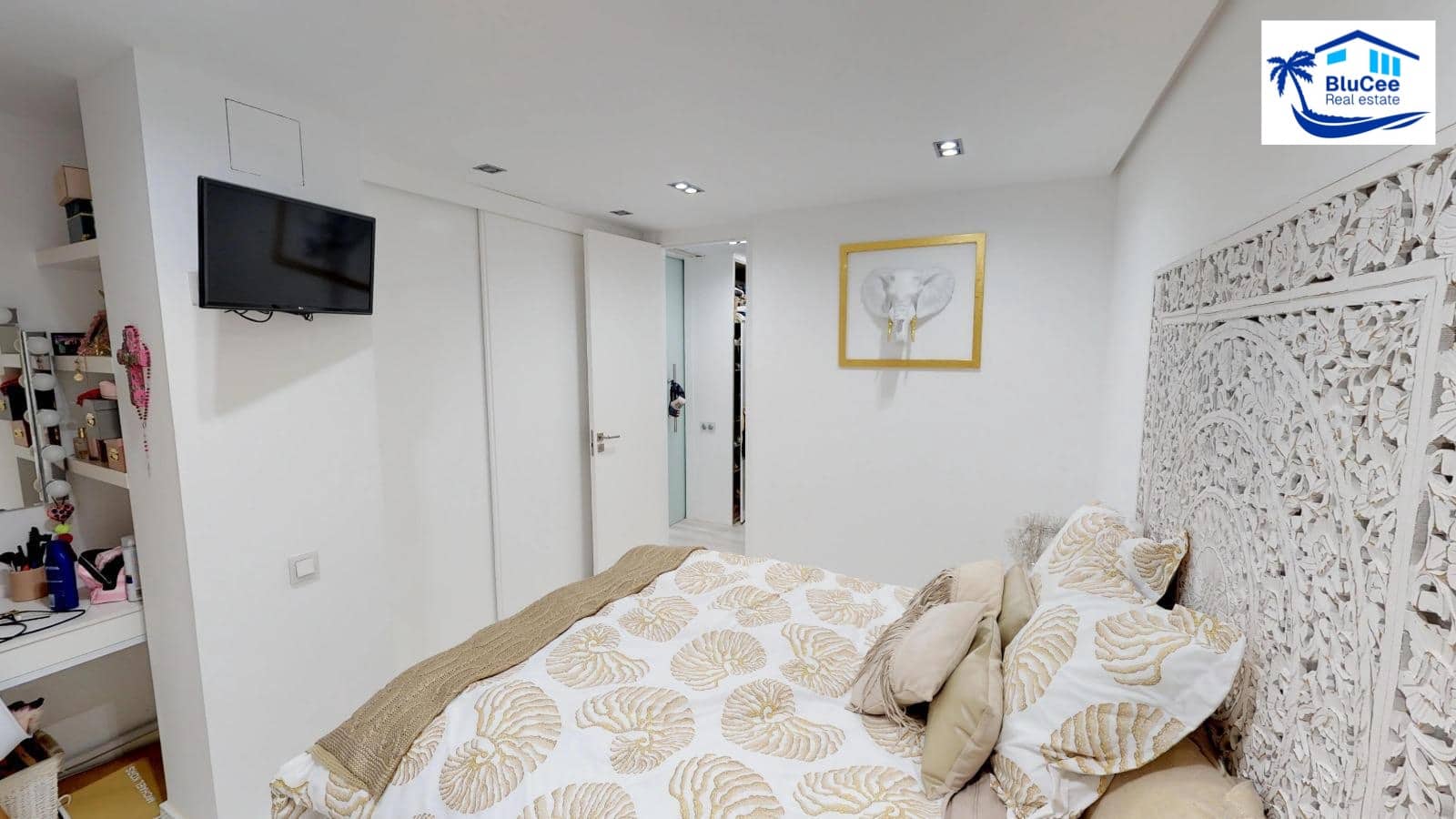 3 bedroom Townhouse for sale in Velez-Malaga - € 449,000 (Ref: 9700083)