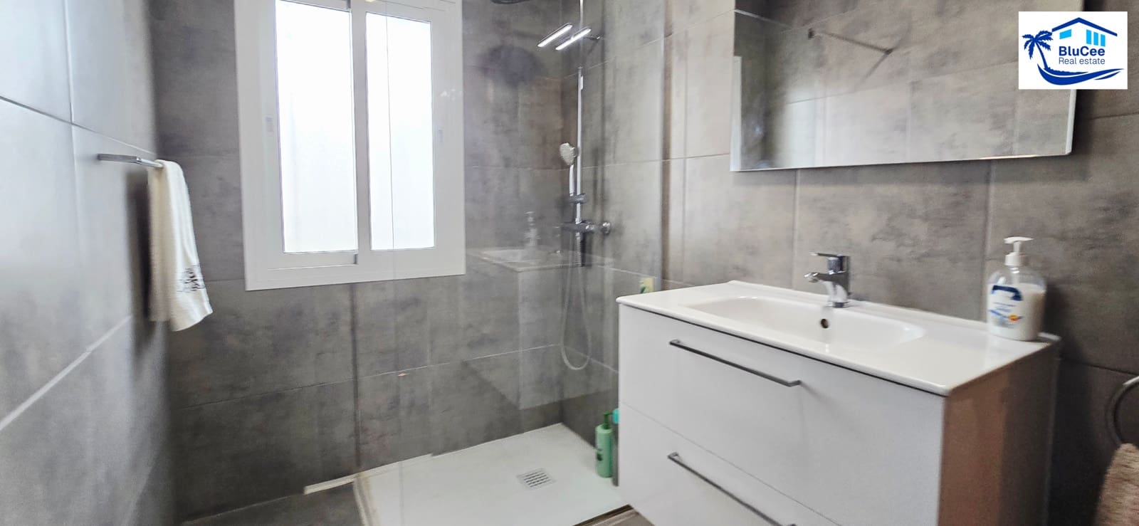 3 bedroom Townhouse for sale in Caleta de Velez - € 320,000 (Ref: 9706105)