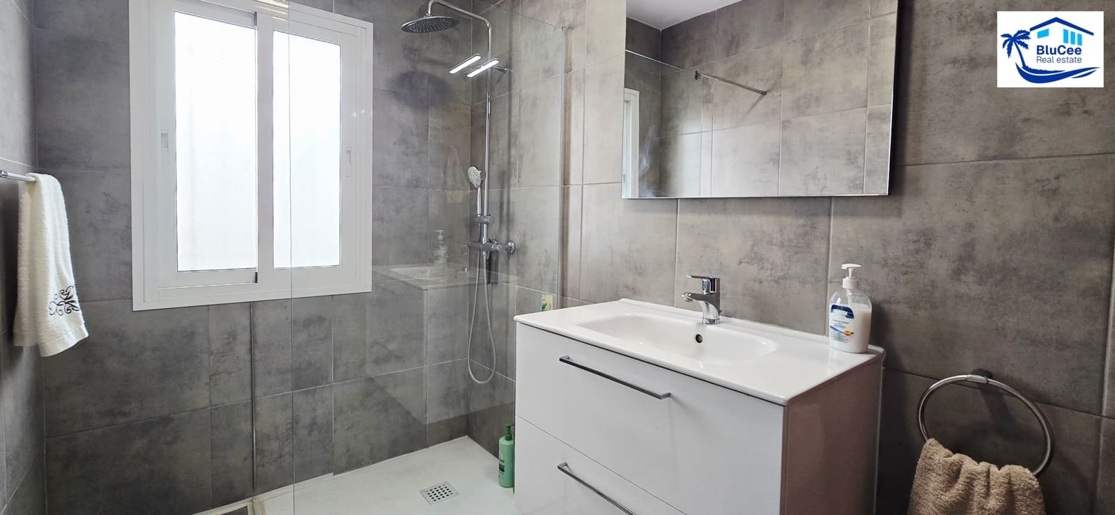 3 bedroom Townhouse for sale in Caleta de Velez - € 320,000 (Ref: 9706105)