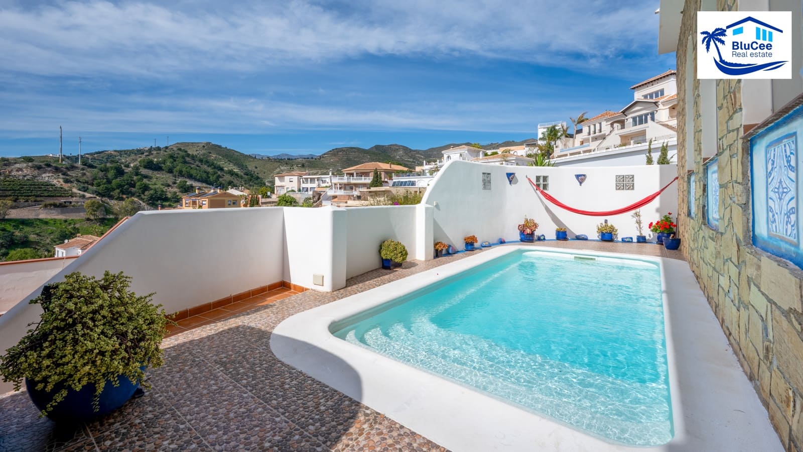 3 bedroom Villa for sale in Cotobro with pool garage - € 849,000 (Ref: 9733602)