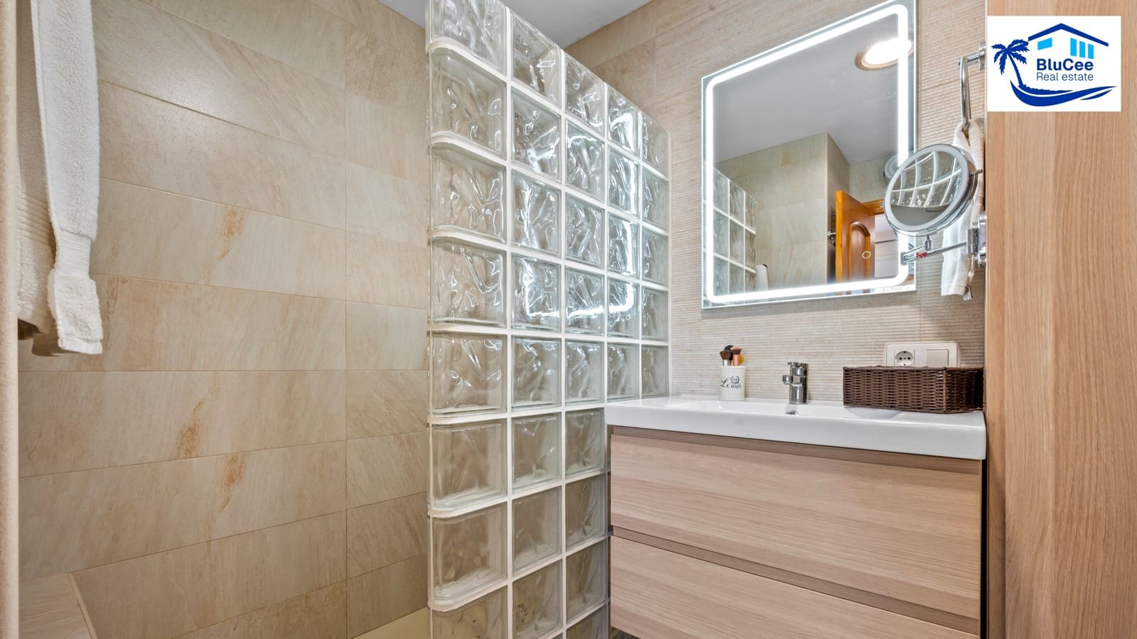 3 bedroom Villa for sale in Cotobro with pool garage - € 849,000 (Ref: 9733602)