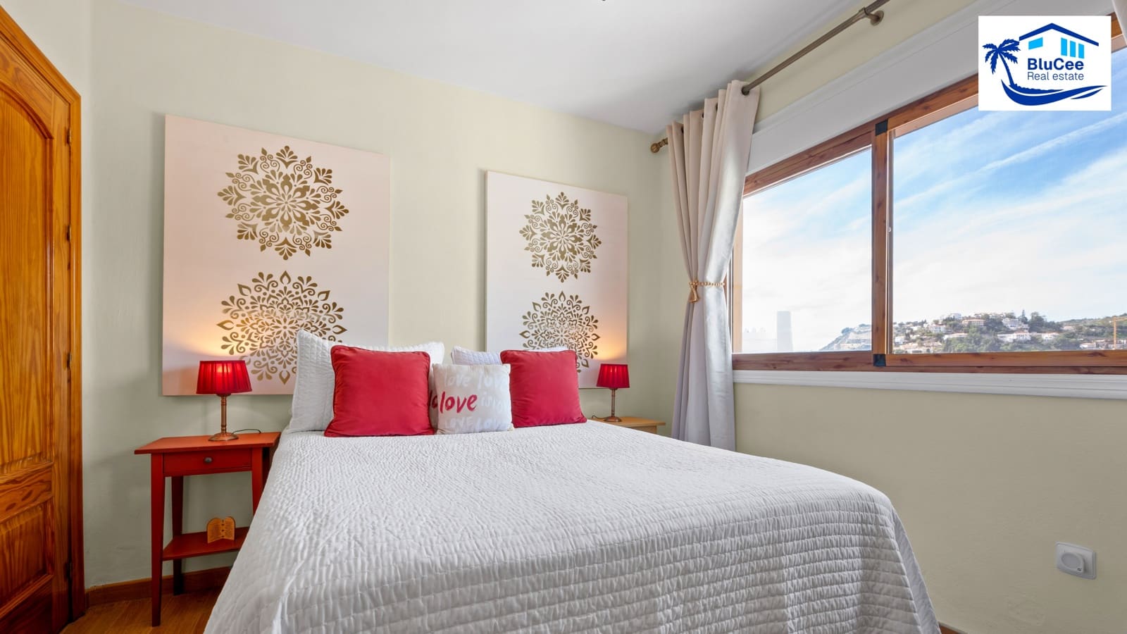 3 bedroom Villa for sale in Cotobro with pool garage - € 849,000 (Ref: 9733602)