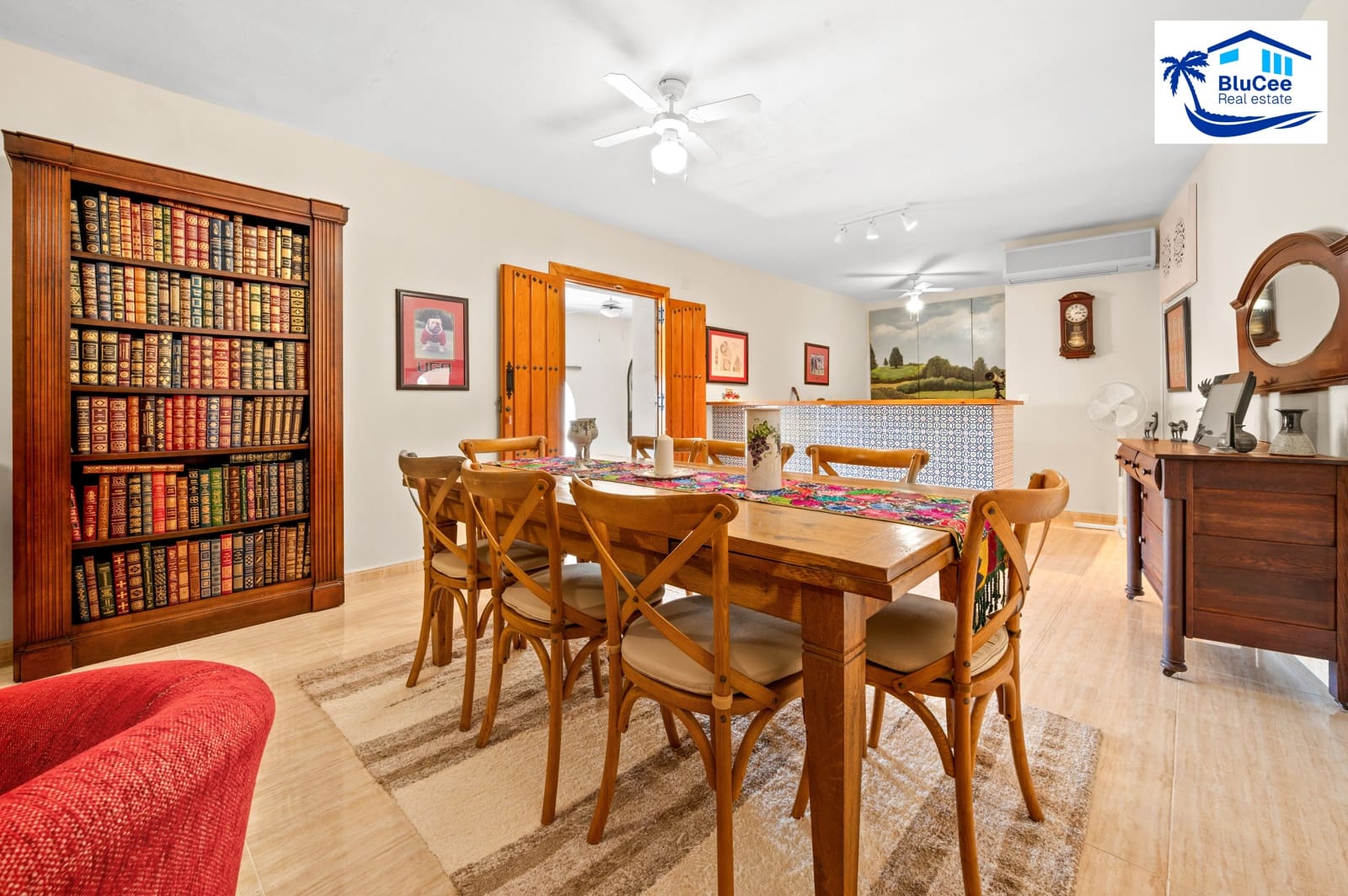 3 bedroom Villa for sale in Cotobro with pool garage - € 849,000 (Ref: 9733602)