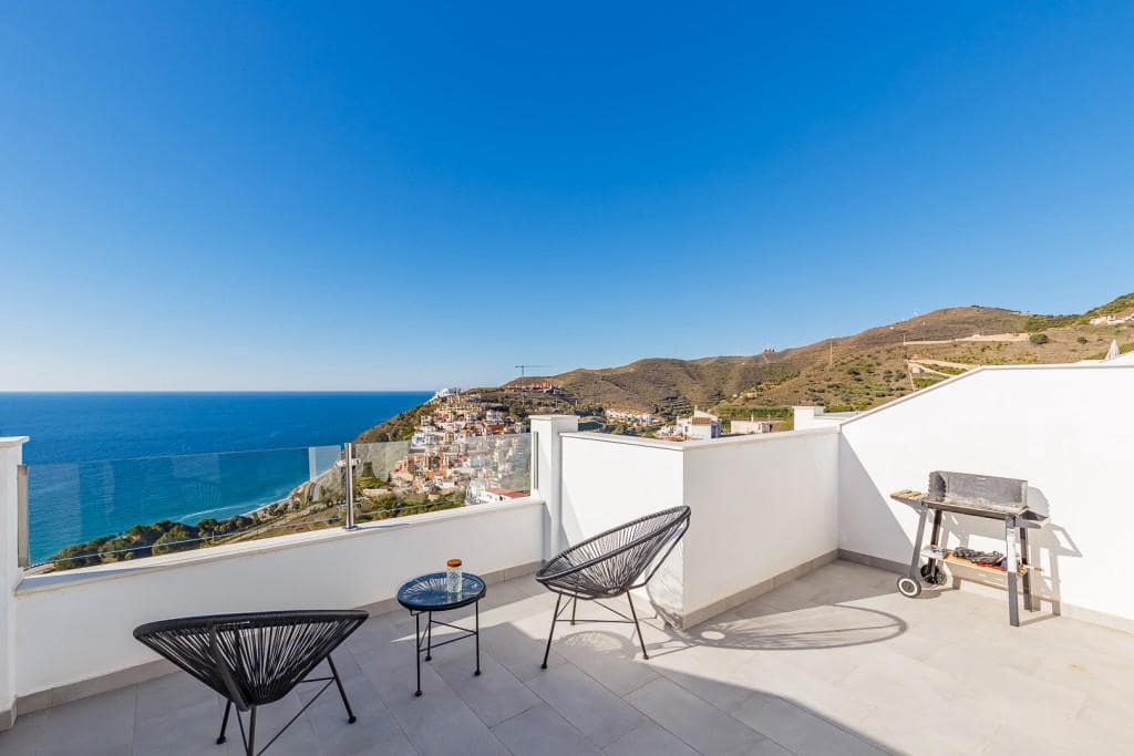 3 soverom Rekkehus til salgs i Nerja med svømmebasseng garasje - € 449 000 (Ref: 9832215)