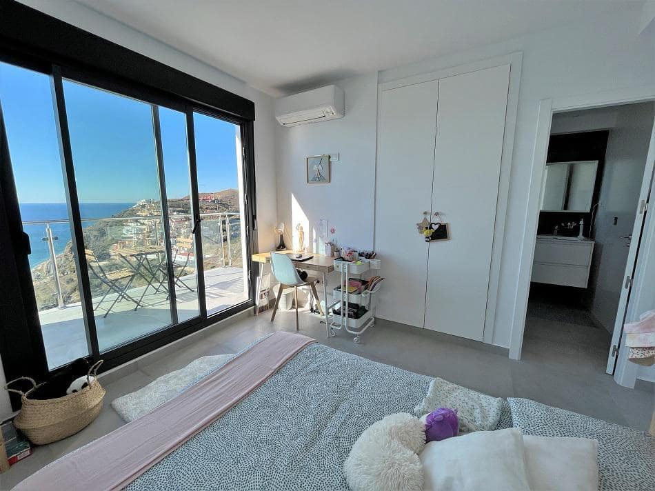 3 soverom Rekkehus til salgs i Nerja med svømmebasseng garasje - € 449 000 (Ref: 9832215)