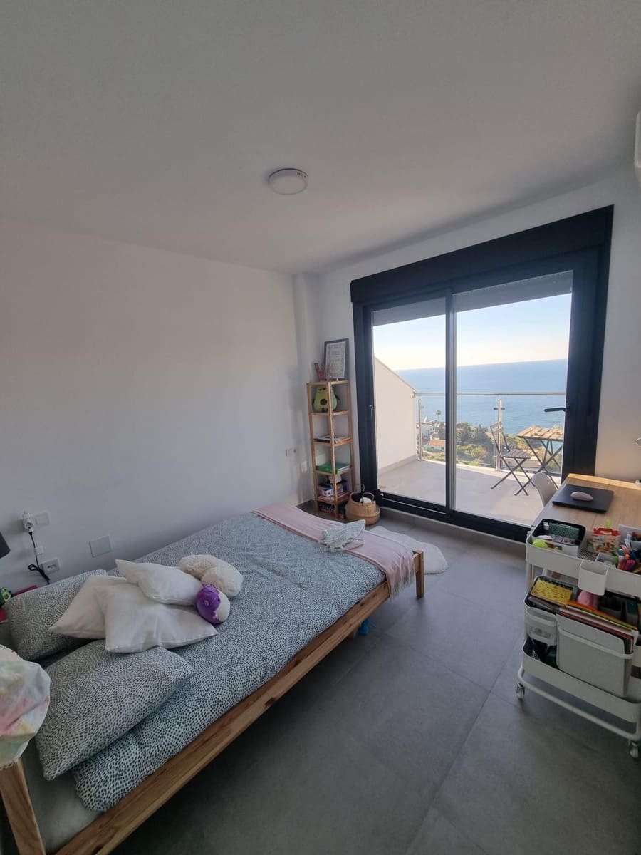 3 soverom Rekkehus til salgs i Nerja med svømmebasseng garasje - € 449 000 (Ref: 9832215)