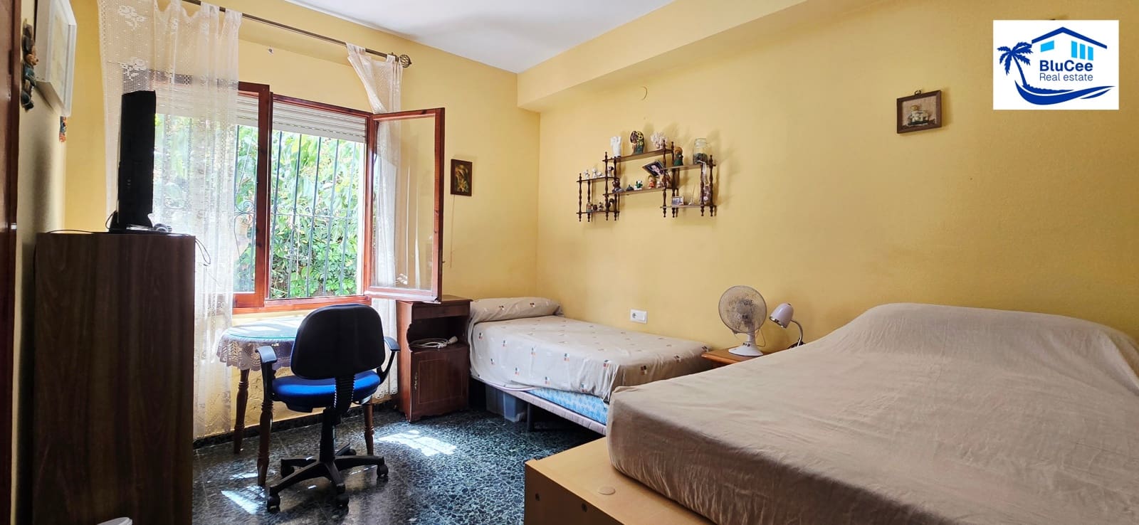 4 bedroom Villa for sale in Rincon de la Victoria with garage - € 840,000 (Ref: 9838618)