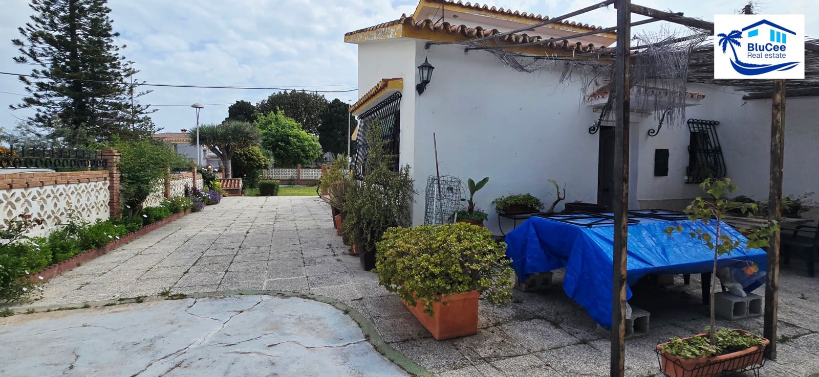4 bedroom Villa for sale in Rincon de la Victoria with garage - € 840,000 (Ref: 9838618)