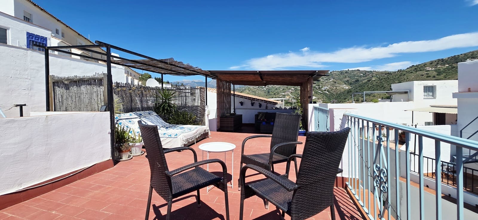 3 makuuhuone Omakotitalo myytävänä paikassa Torrox - 245 000 € (Ref: 9839809)