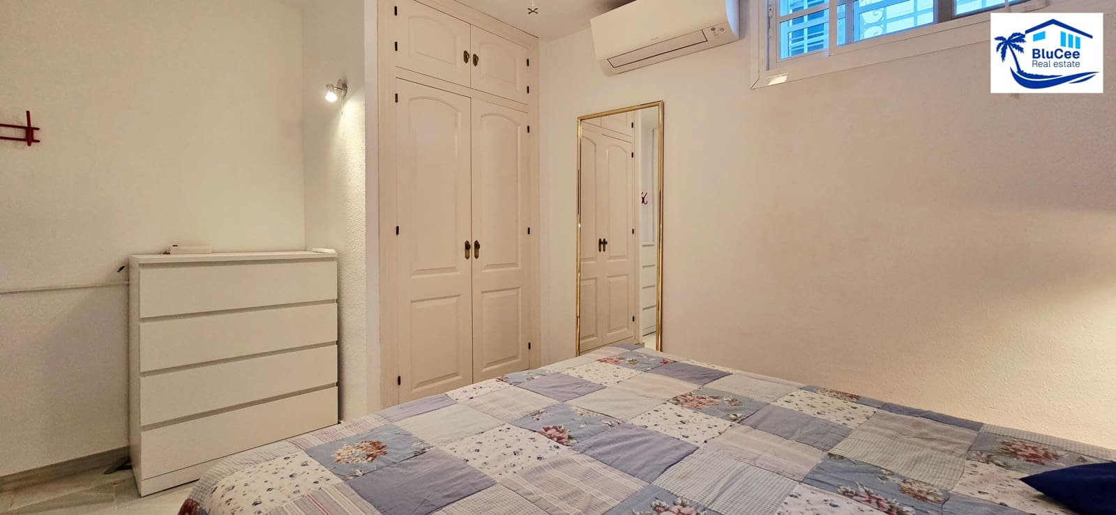 3 soverom Rekkehus til salgs i Caleta de Velez med svømmebasseng garasje - € 420 000 (Ref: 9855965)