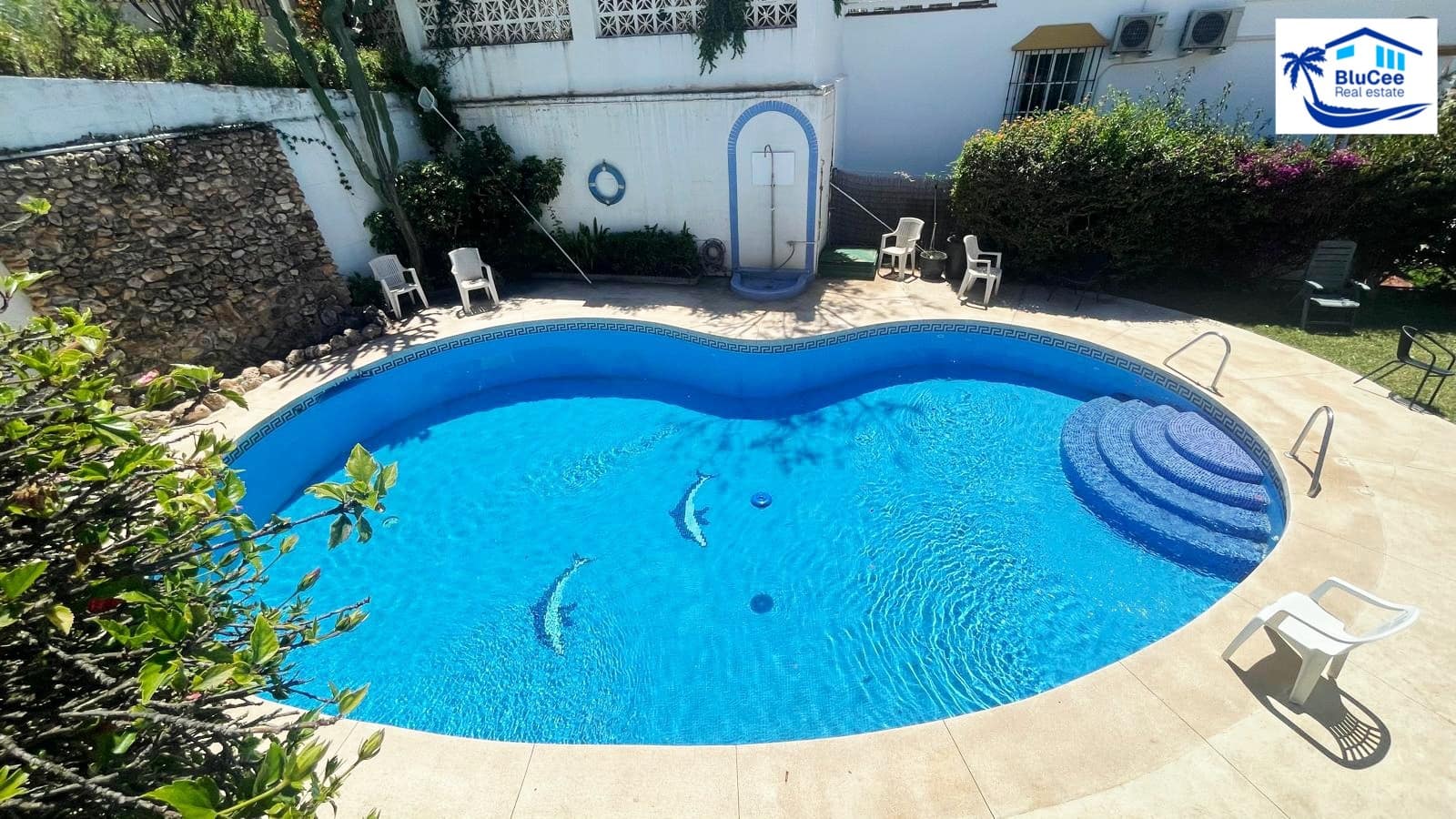3 soverom Rekkehus til salgs i Caleta de Velez med svømmebasseng garasje - € 420 000 (Ref: 9855965)