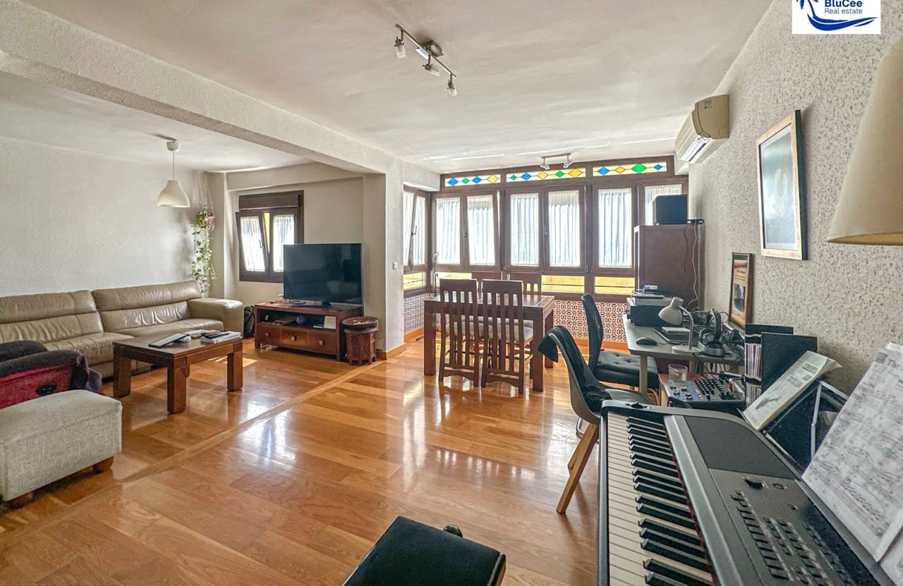 2 sovrum Lägenhet till salu i Malaga stad - 295 000 € (Ref: 9866230)