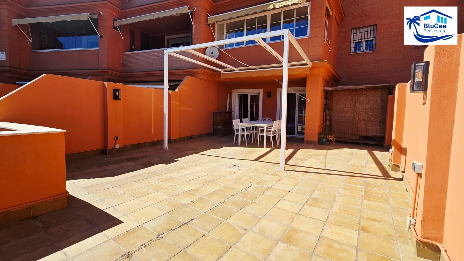 2 bedroom Apartment for sale in Rincon de la Victoria with pool garage - € 365,000 (Ref: 9867914)