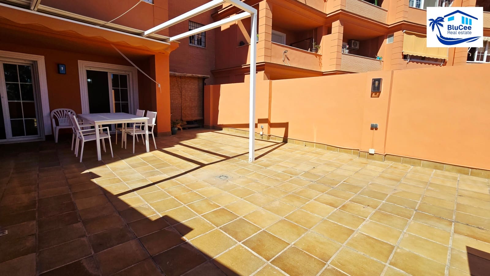 2 bedroom Apartment for sale in Rincon de la Victoria with pool garage - € 365,000 (Ref: 9867914)