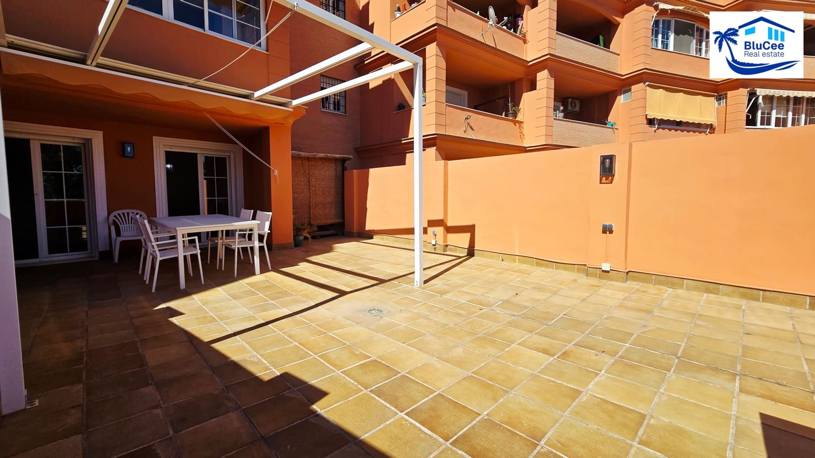 2 bedroom Apartment for sale in Rincon de la Victoria with pool garage - € 365,000 (Ref: 9867914)