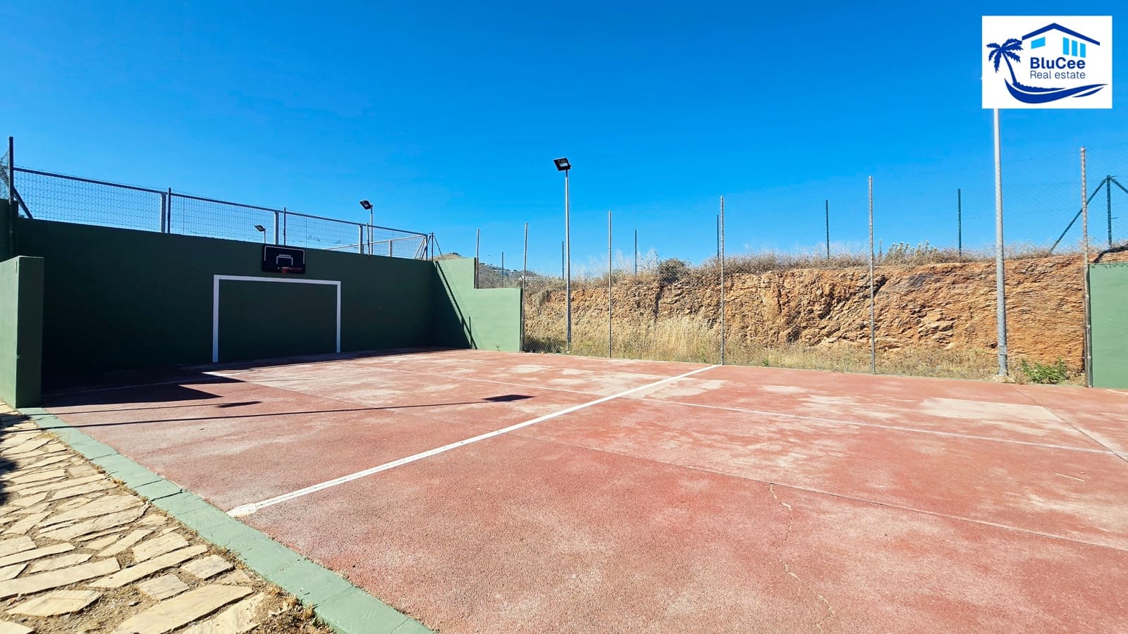 2 bedroom Apartment for sale in Rincon de la Victoria with pool garage - € 365,000 (Ref: 9867914)
