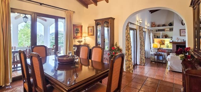 6 soverom Villa til salgs i Mijas med svømmebasseng garasje - € 2 600 000 (Ref: 9902404)