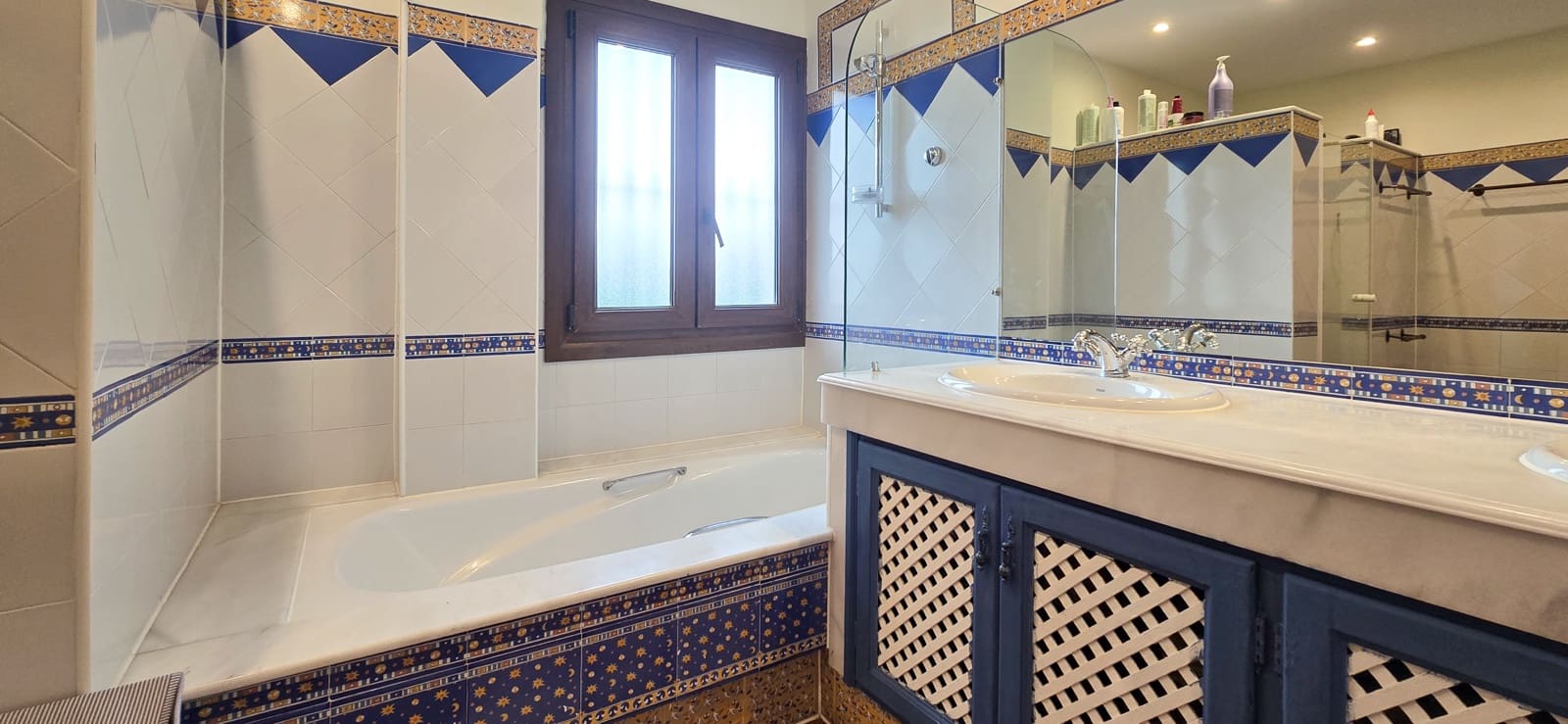 6 soverom Villa til salgs i Mijas med svømmebasseng garasje - € 2 600 000 (Ref: 9902404)
