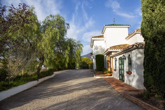 6 soverom Villa til salgs i Mijas med svømmebasseng garasje - € 2 600 000 (Ref: 9902404)