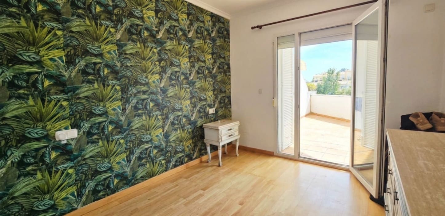 5 soveværelse Byhus til salg i Rincon de la Victoria med swimmingpool garage - € 625.695 (Ref: 9909340)