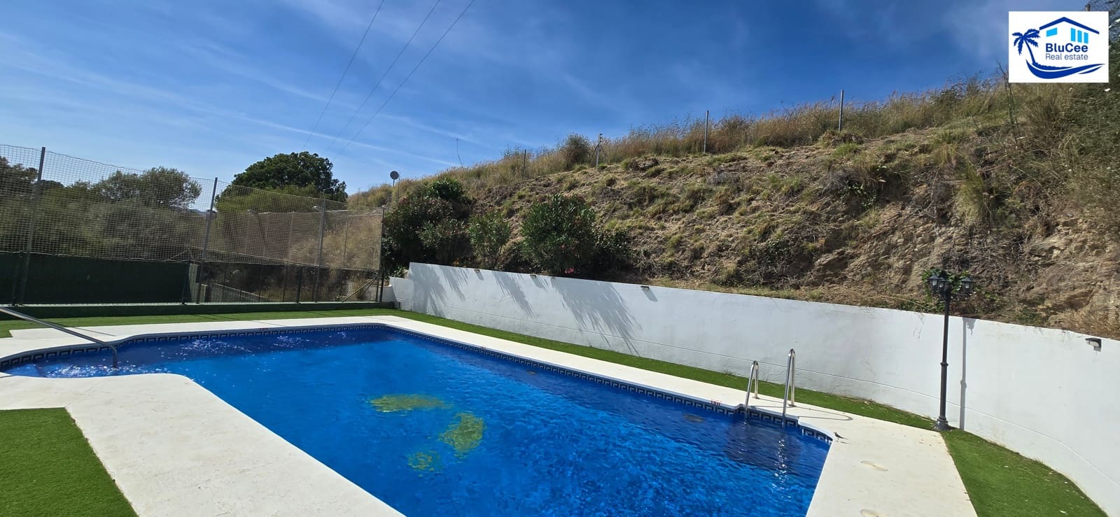5 soveværelse Byhus til salg i Rincon de la Victoria med swimmingpool garage - € 625.695 (Ref: 9909340)