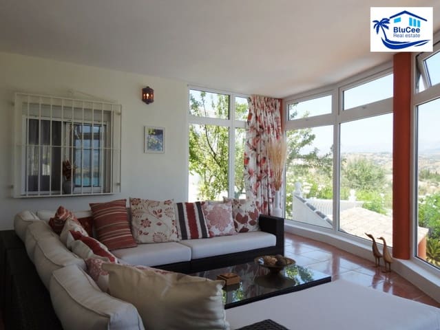 3 soveværelse Villa til salg i Los Romanes, Viñuela med swimmingpool garage - € 475.000 (Ref: 9942874)