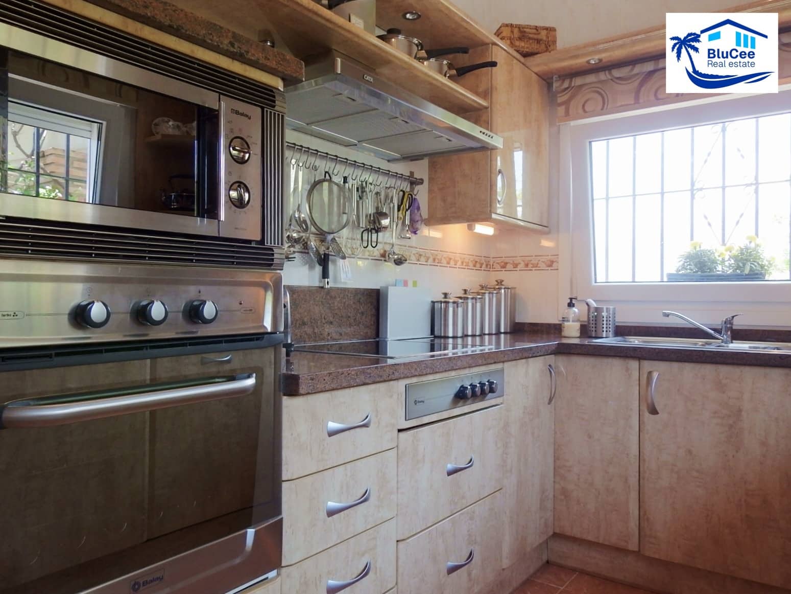 3 Zimmer Villa zu verkaufen in Los Romanes mit Pool Garage - 475.000 € (Ref: 9942874)