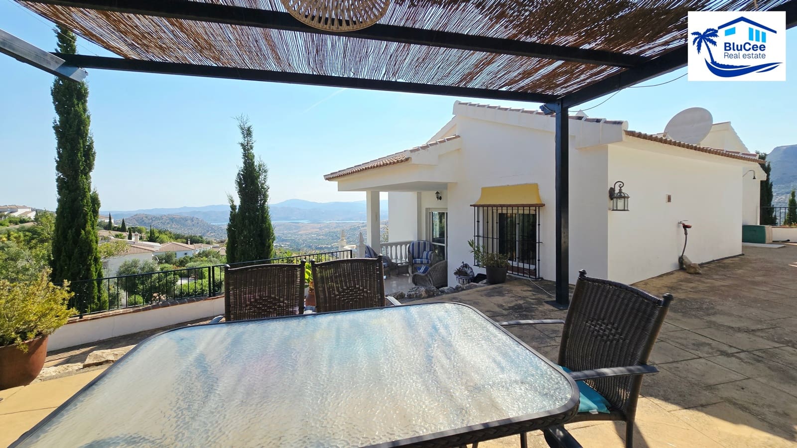 4 soveværelse Villa til salg i Alcaucin med swimmingpool garage - € 369.000 (Ref: 9942888)