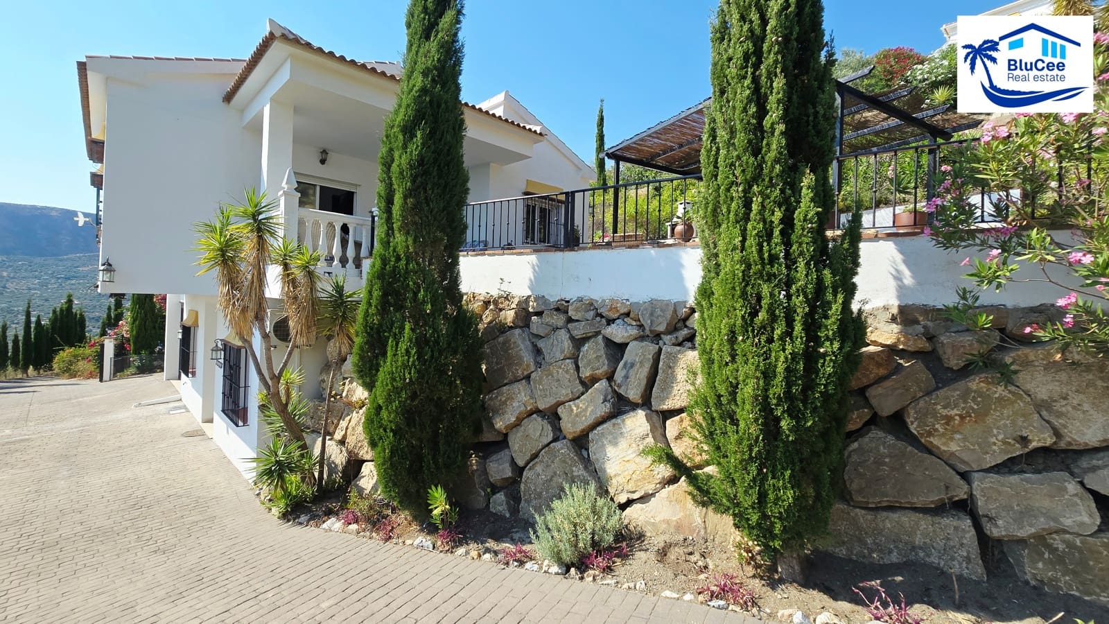 4 soveværelse Villa til salg i Alcaucin med swimmingpool garage - € 369.000 (Ref: 9942888)