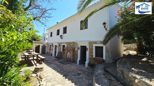 4 chambre Finca/Maison de Campagne à vendre à Alcaucín avec piscine garage - 375 000 € (Ref: 9968651)