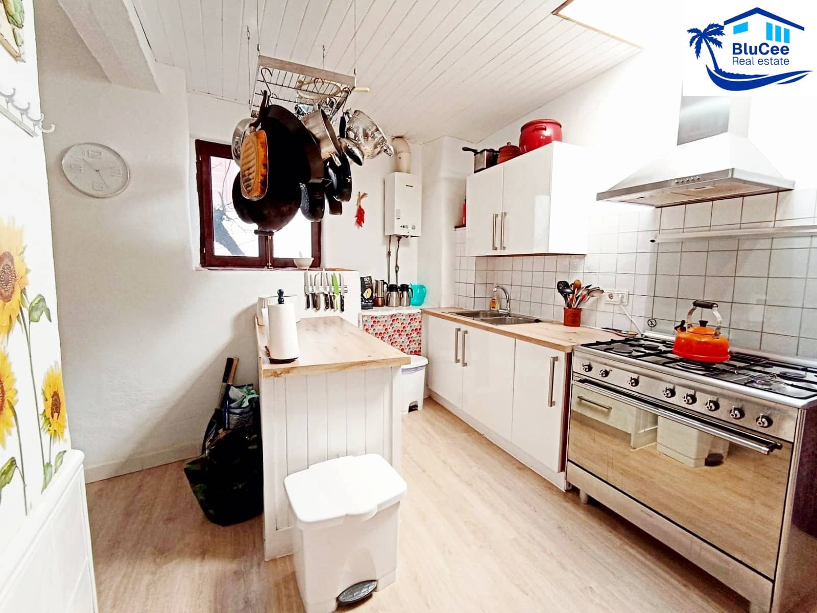 6 bedroom Townhouse for sale in Cadiar - € 165,000 (Ref: 9973678)