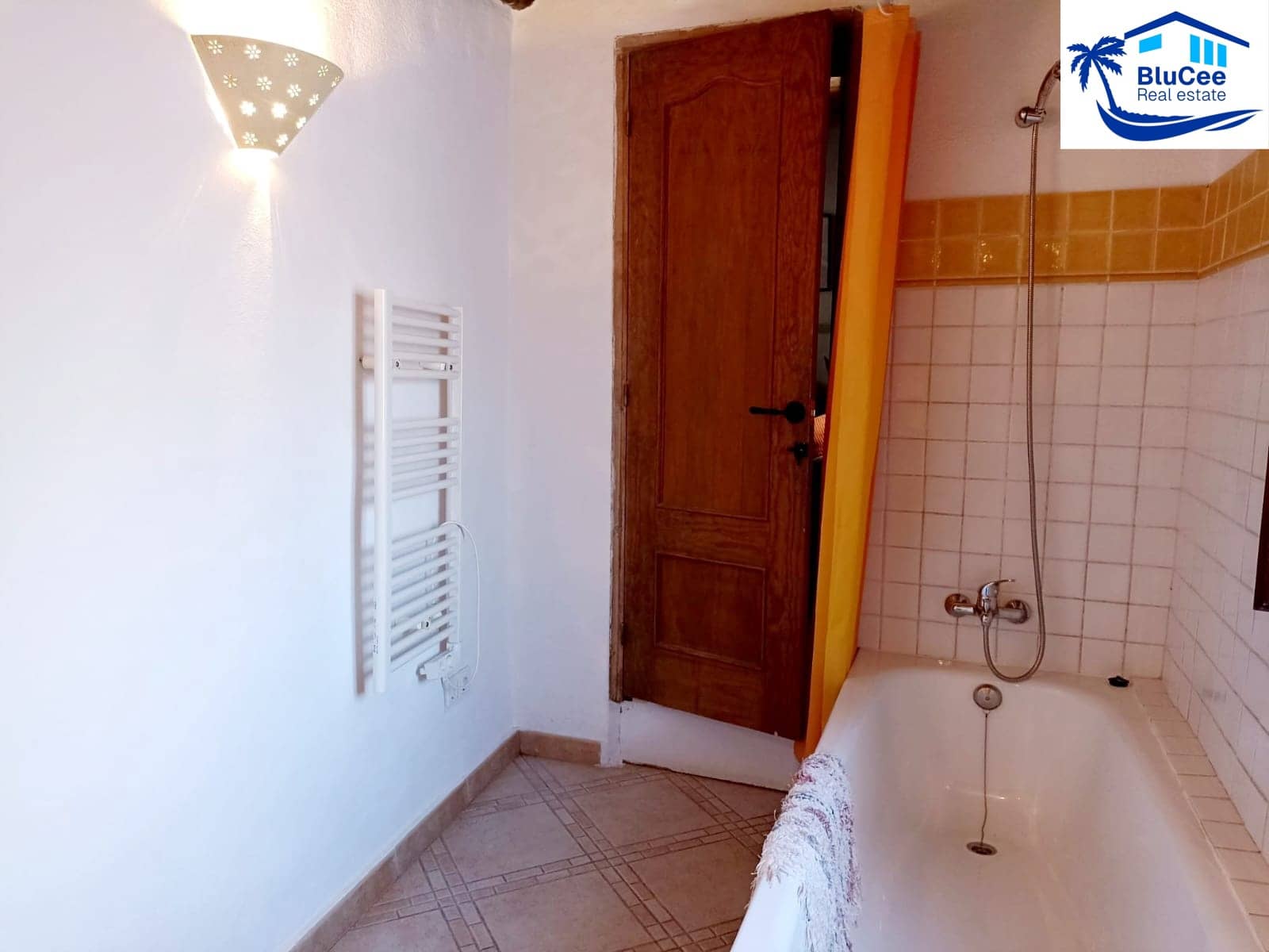 6 bedroom Townhouse for sale in Cadiar - € 165,000 (Ref: 9973678)