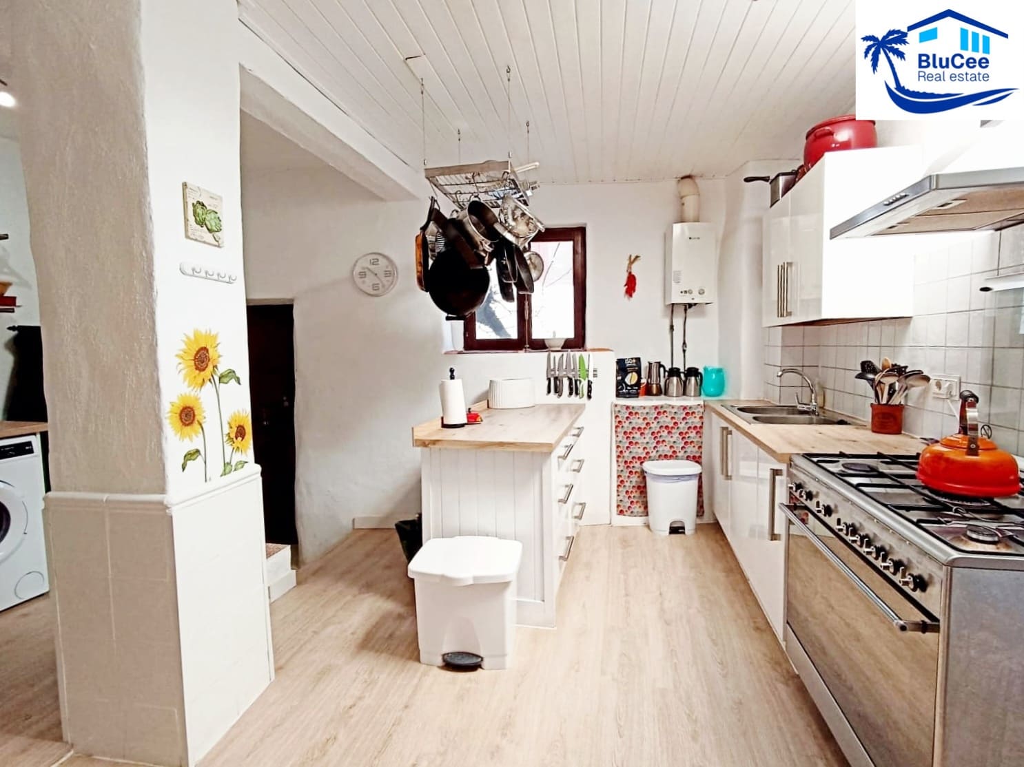 6 bedroom Townhouse for sale in Cadiar - € 165,000 (Ref: 9973678)