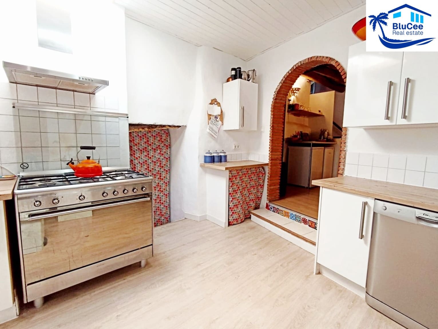 6 bedroom Townhouse for sale in Cadiar - € 165,000 (Ref: 9973678)