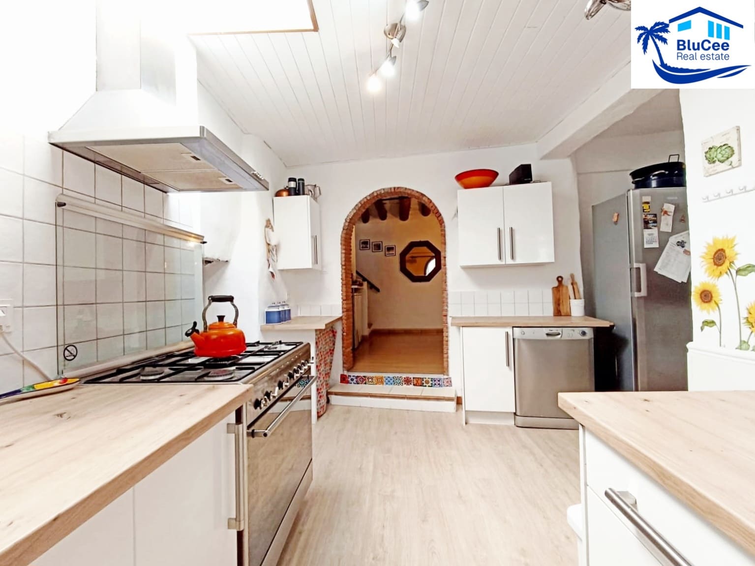 6 bedroom Townhouse for sale in Cadiar - € 165,000 (Ref: 9973678)