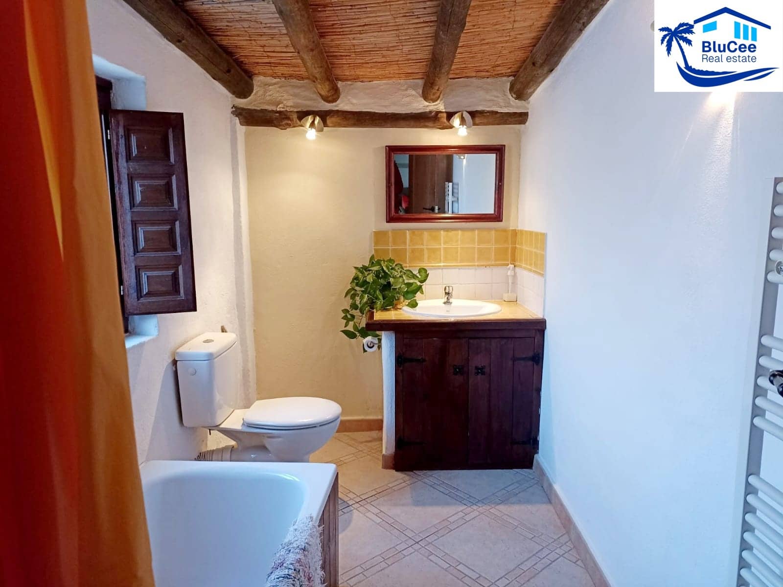 6 bedroom Townhouse for sale in Cadiar - € 165,000 (Ref: 9973678)
