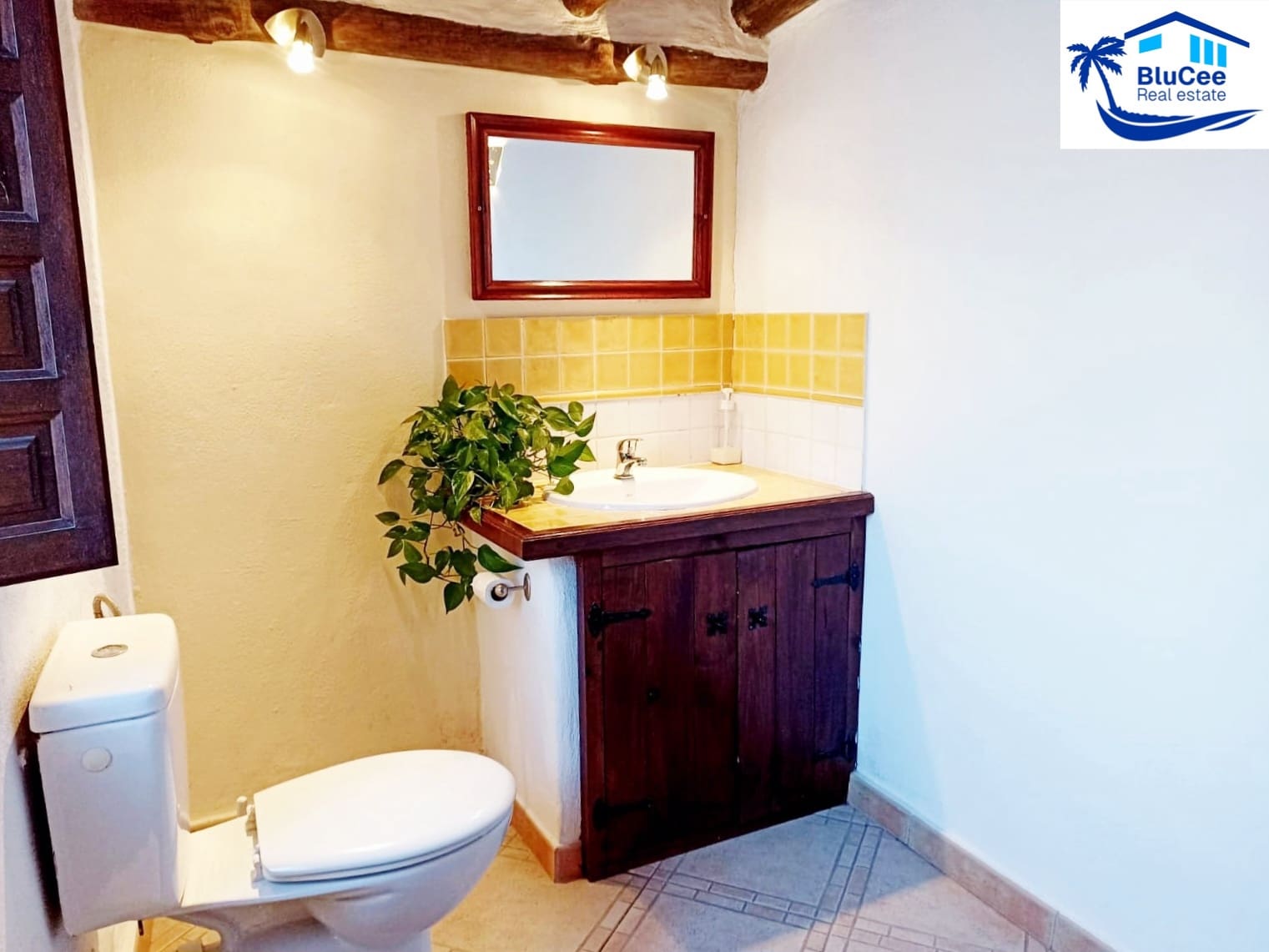 6 bedroom Townhouse for sale in Cadiar - € 165,000 (Ref: 9973678)