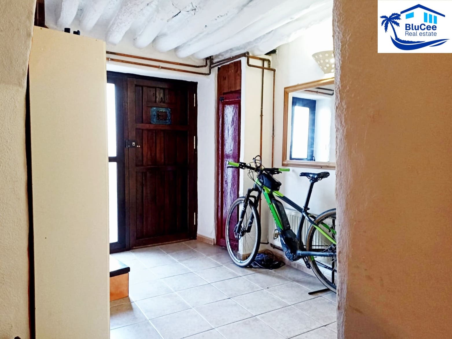 6 bedroom Townhouse for sale in Cadiar - € 165,000 (Ref: 9973678)