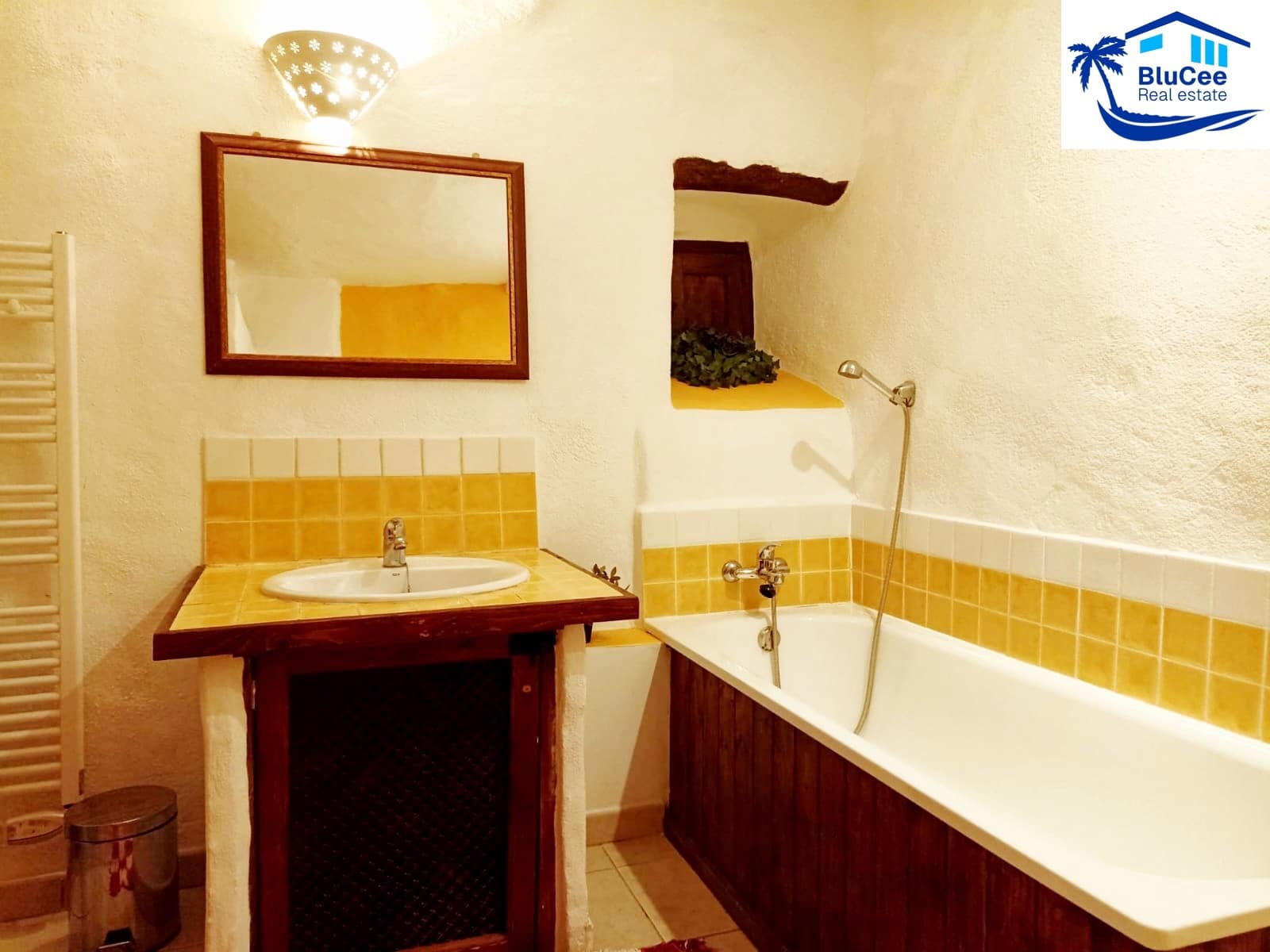 6 bedroom Townhouse for sale in Cadiar - € 165,000 (Ref: 9973678)