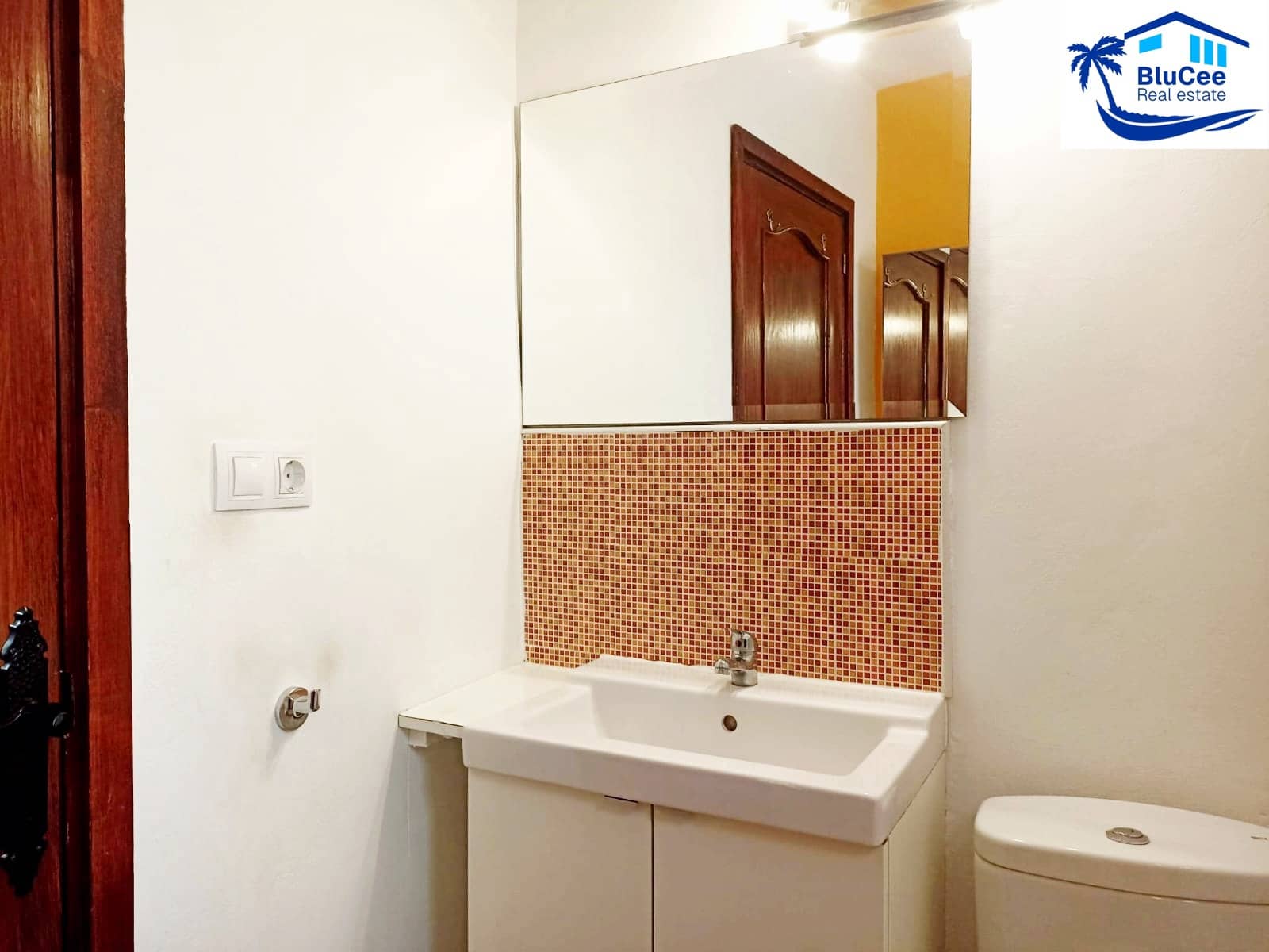 6 bedroom Townhouse for sale in Cadiar - € 165,000 (Ref: 9973678)