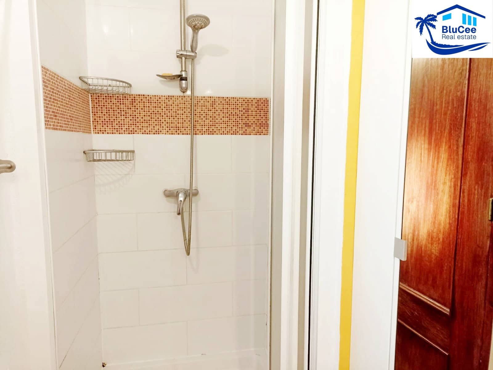 6 bedroom Townhouse for sale in Cadiar - € 165,000 (Ref: 9973678)