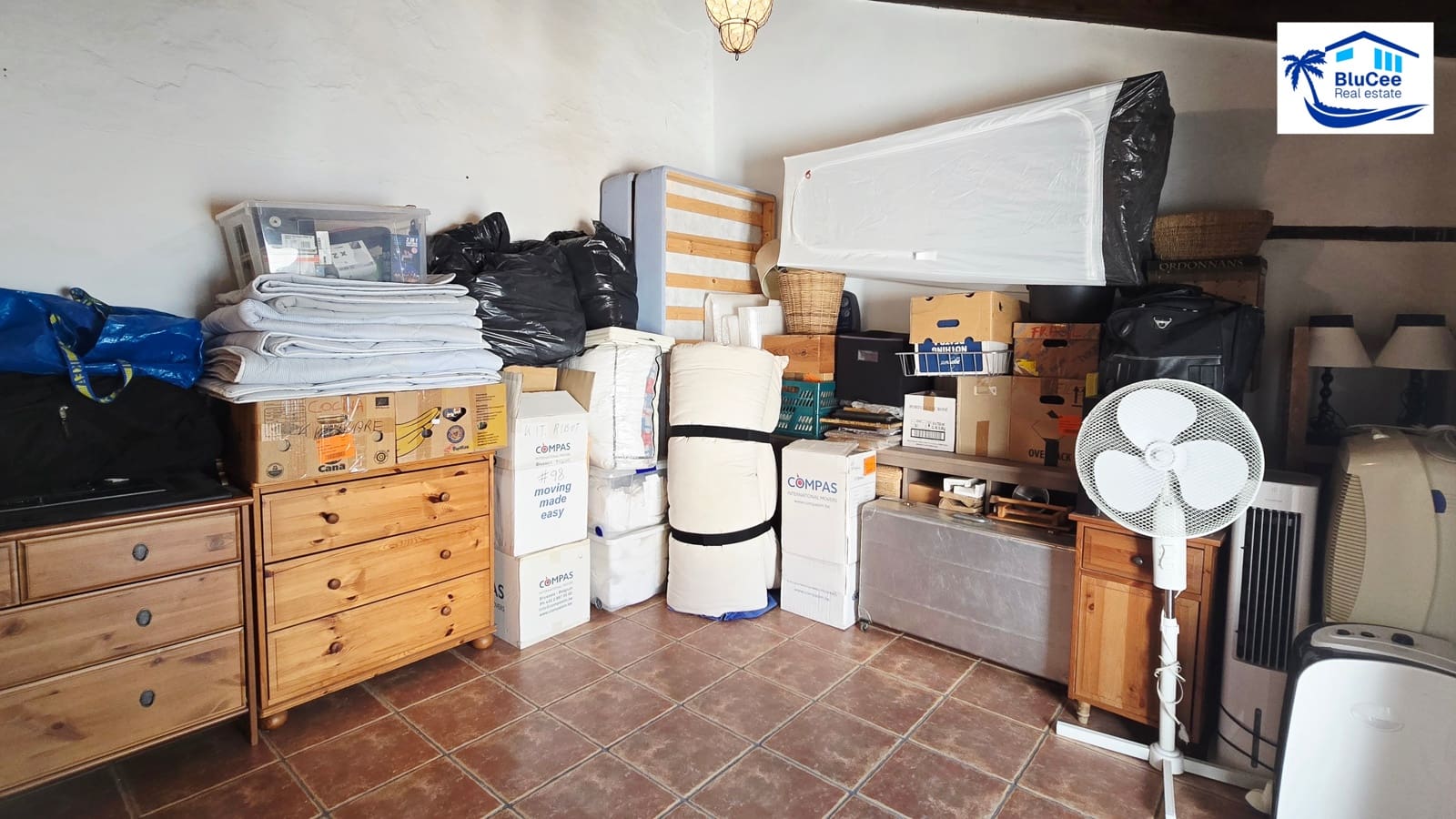Casa de 4 habitaciones en Almáchar en venta - 215.000 € (Ref: 9985869)