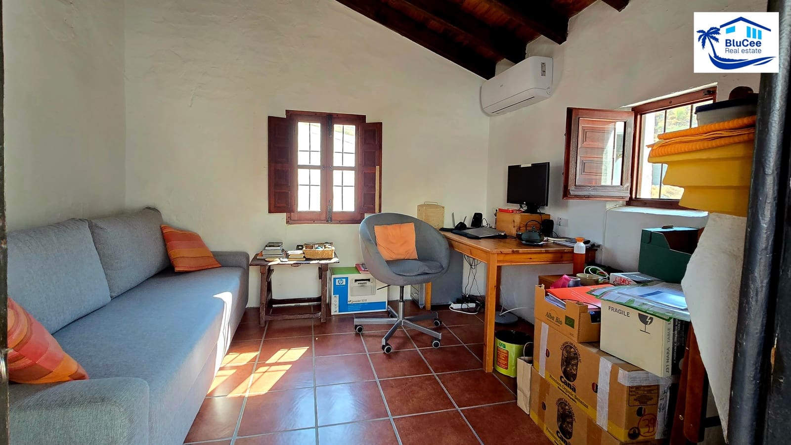 Casa de 4 habitaciones en Almáchar en venta - 215.000 € (Ref: 9985869)